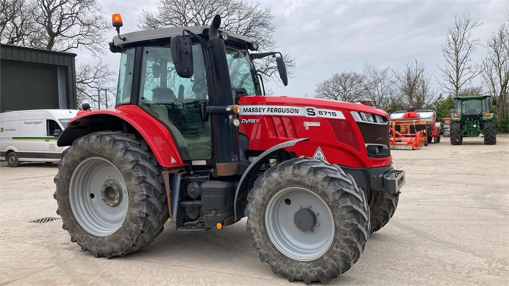 Massey Ferguson 6715S