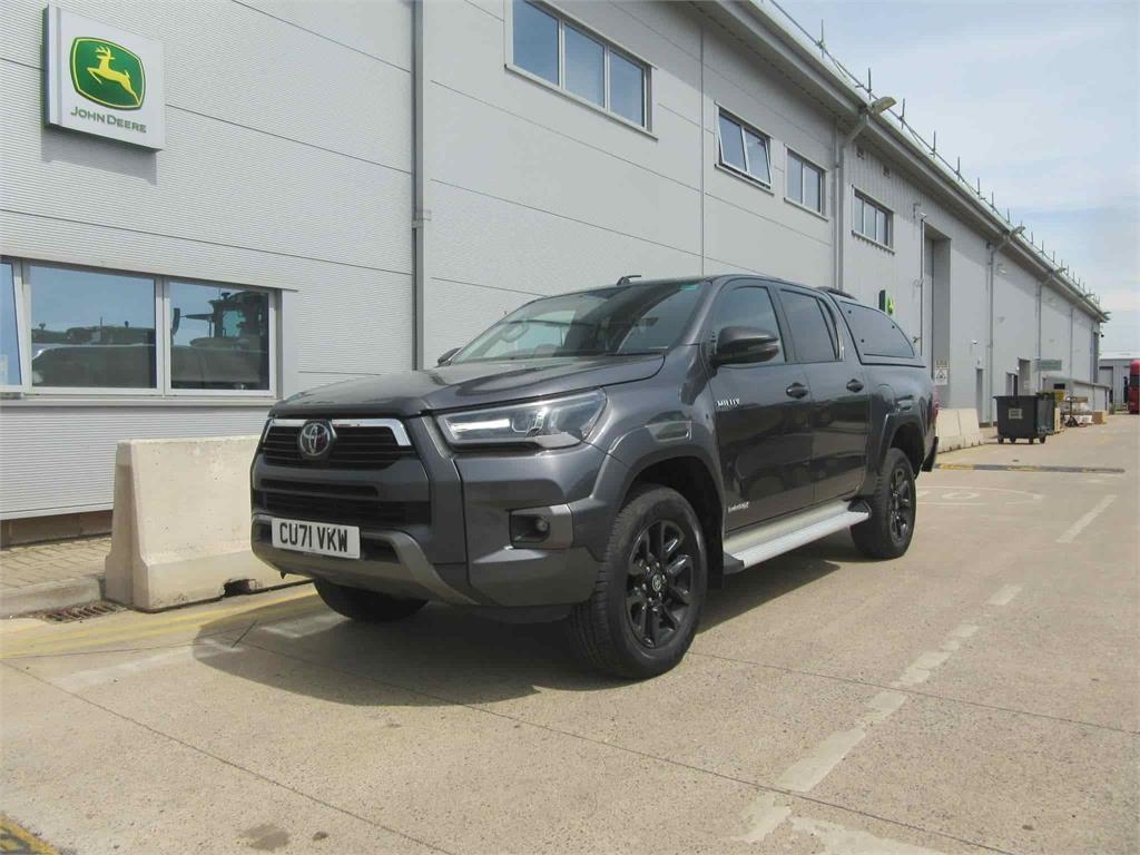Toyota HILUX INVINCIBLE X