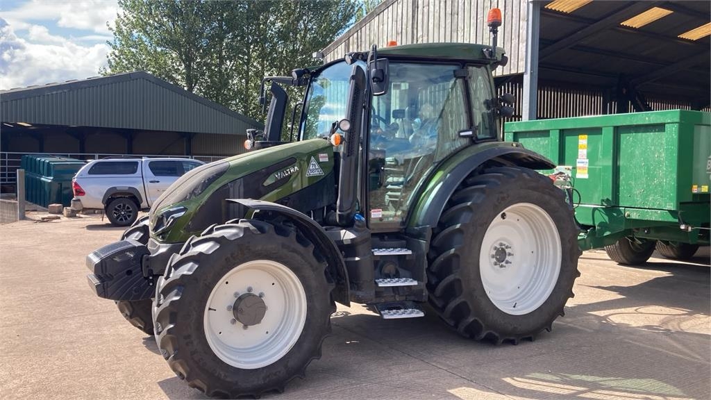 Valtra G125
