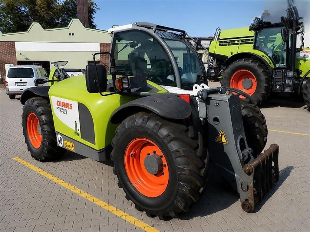 Pelle sur pneus CLAAS Scorpion 7030 — occasion 2012