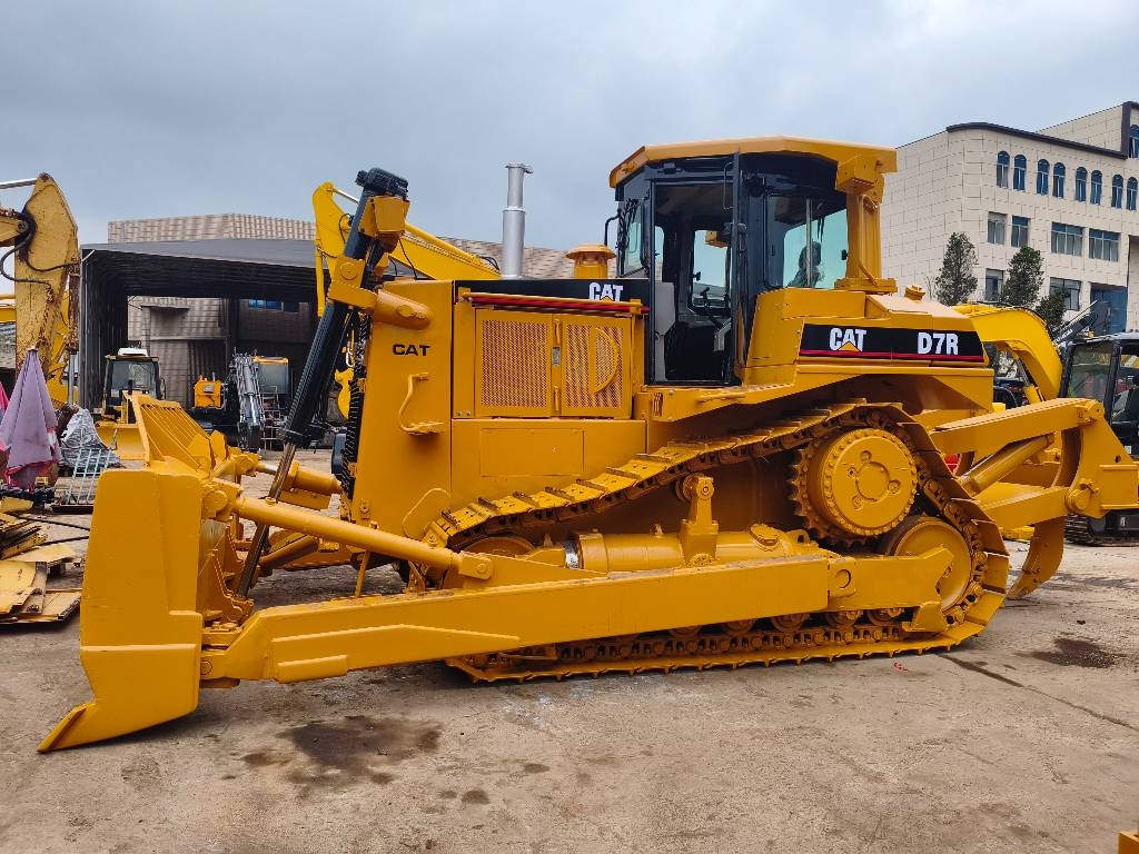 Bulldozer Caterpillar D 7 R — occasion 2019, 2 600 h