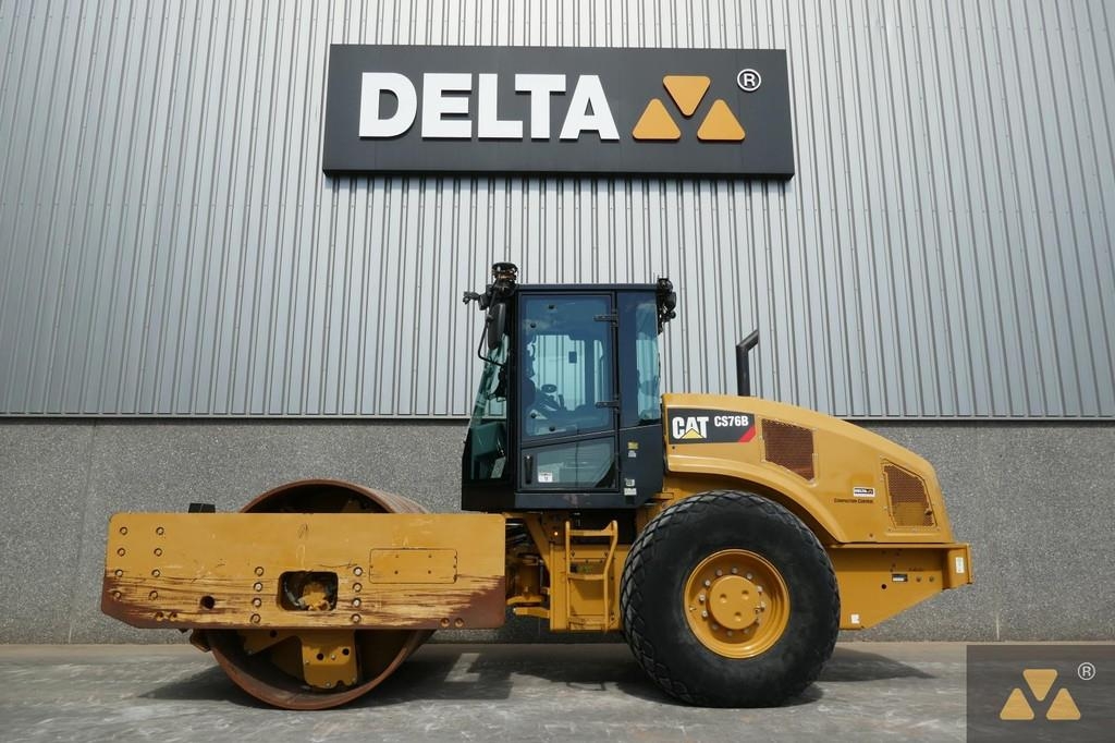 Rouleau monocylindre Caterpillar CS76B — occasion 2018, 3 150 h