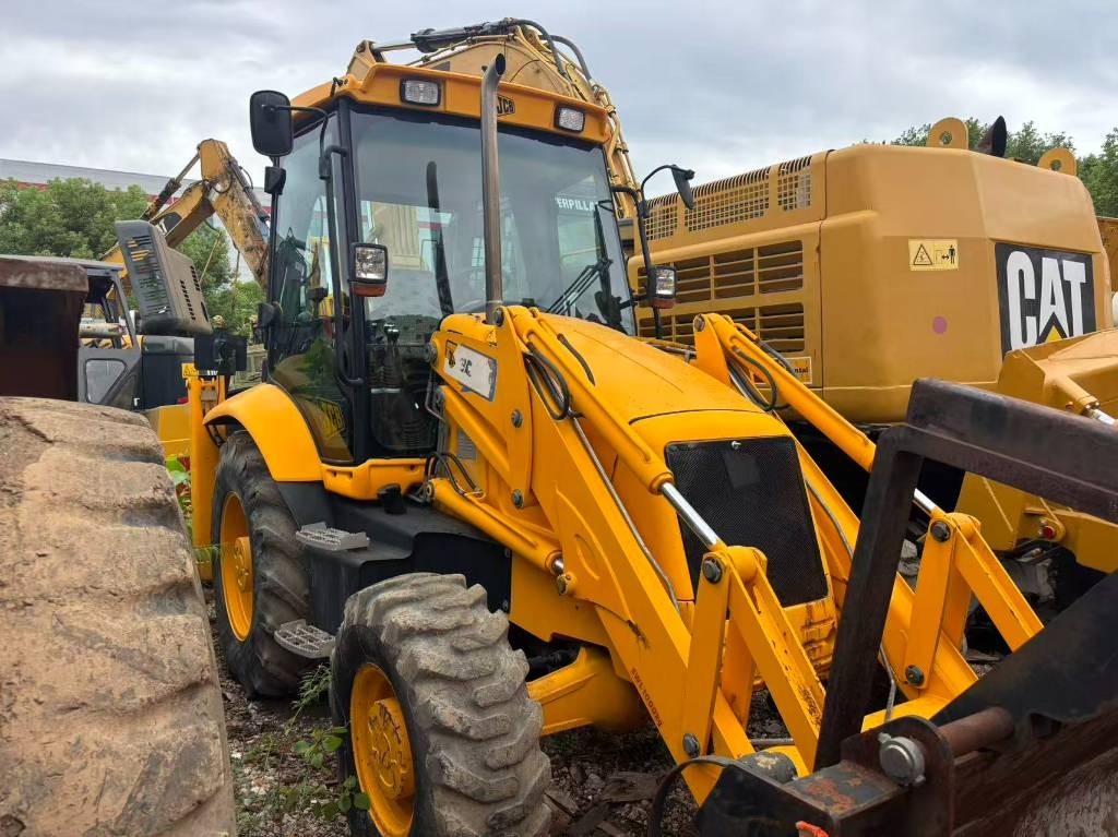 Tractopelle JCB 3CX — occasion 2022