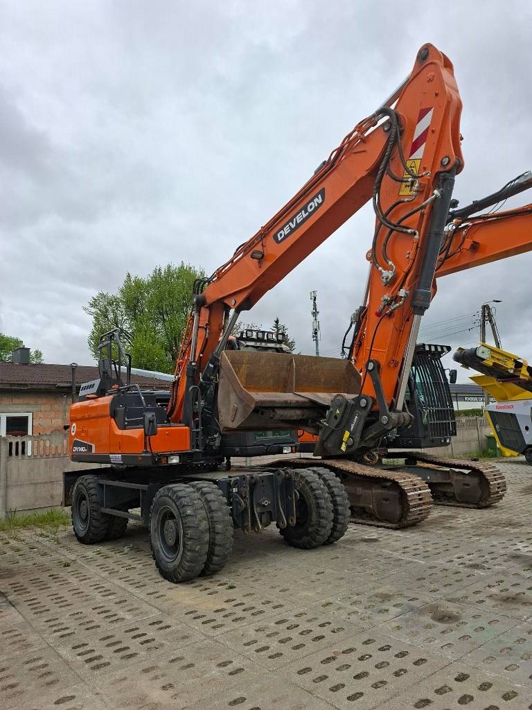 Doosan DX 140 W