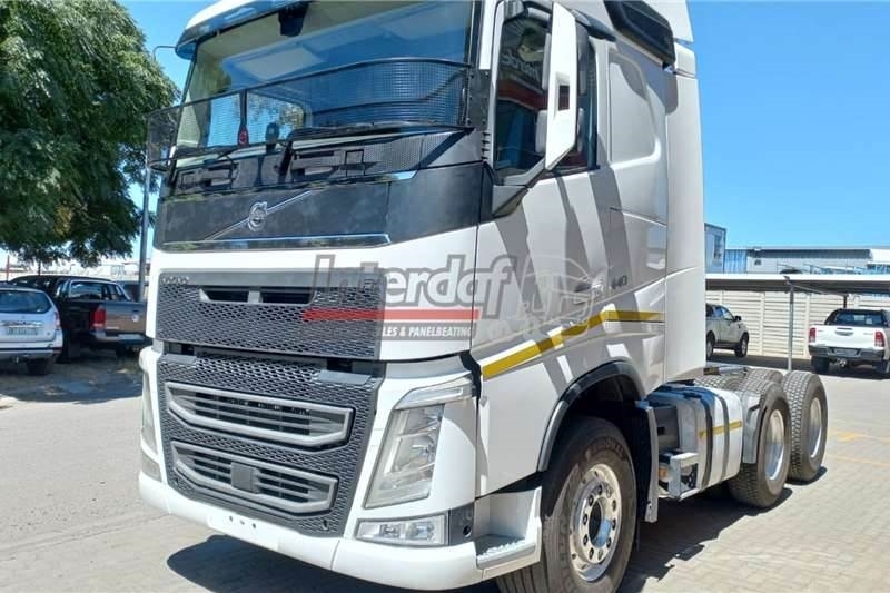 Volvo FH440 with Lifting Axle