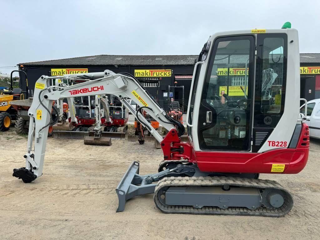 Takeuchi TB228