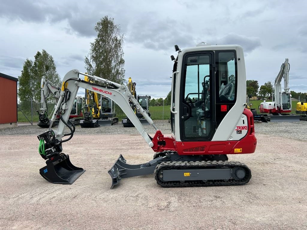 Mini-pelle Takeuchi TB320 — occasion 2024