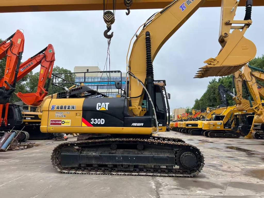 Pelle sur chenilles Caterpillar 330D2L — occasion 2023, 750 h