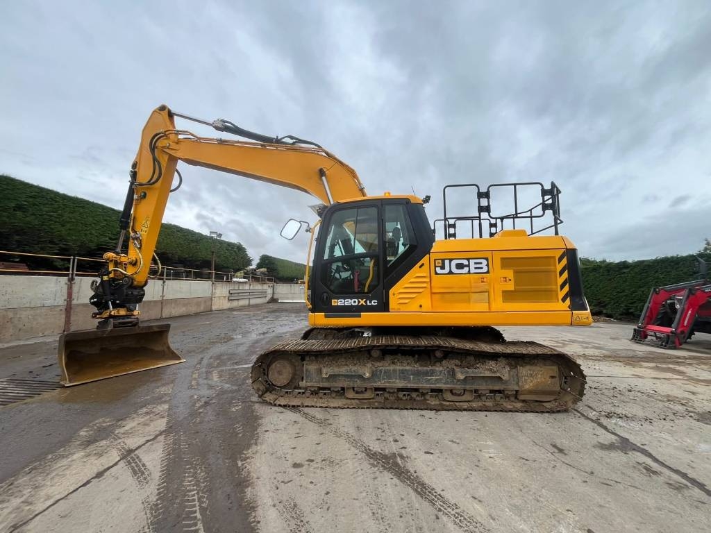 JCB 220X LC