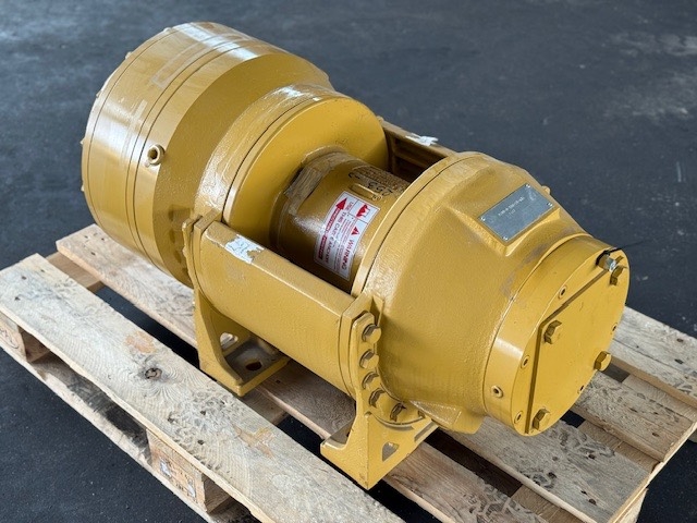 CAT PULLMASTER M18 18,000lb Pulling Capacity WINCH
