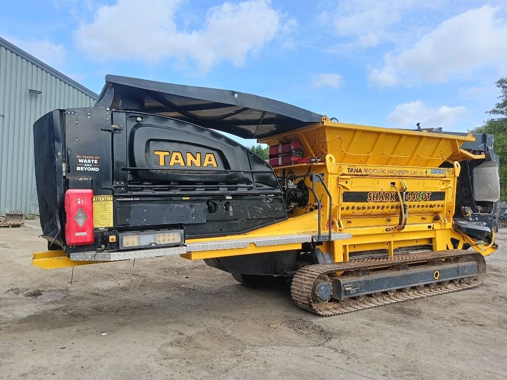 Tana Shark 440 DT Eco shredder wood remote radio