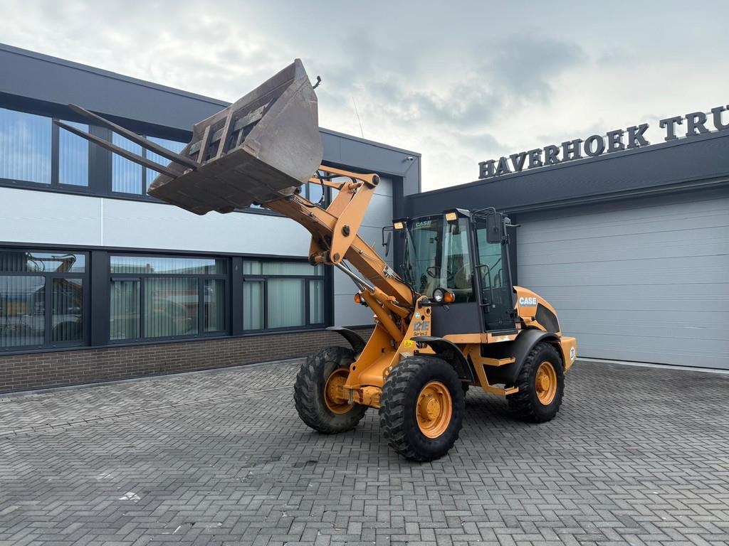 CASE 121E Serie 3 | BJ: 2012 | Hours: 1060 | 64HP
