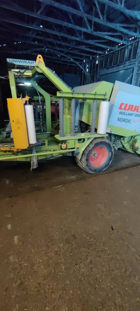 CLAAS Uniwrap 255 RC Nordic