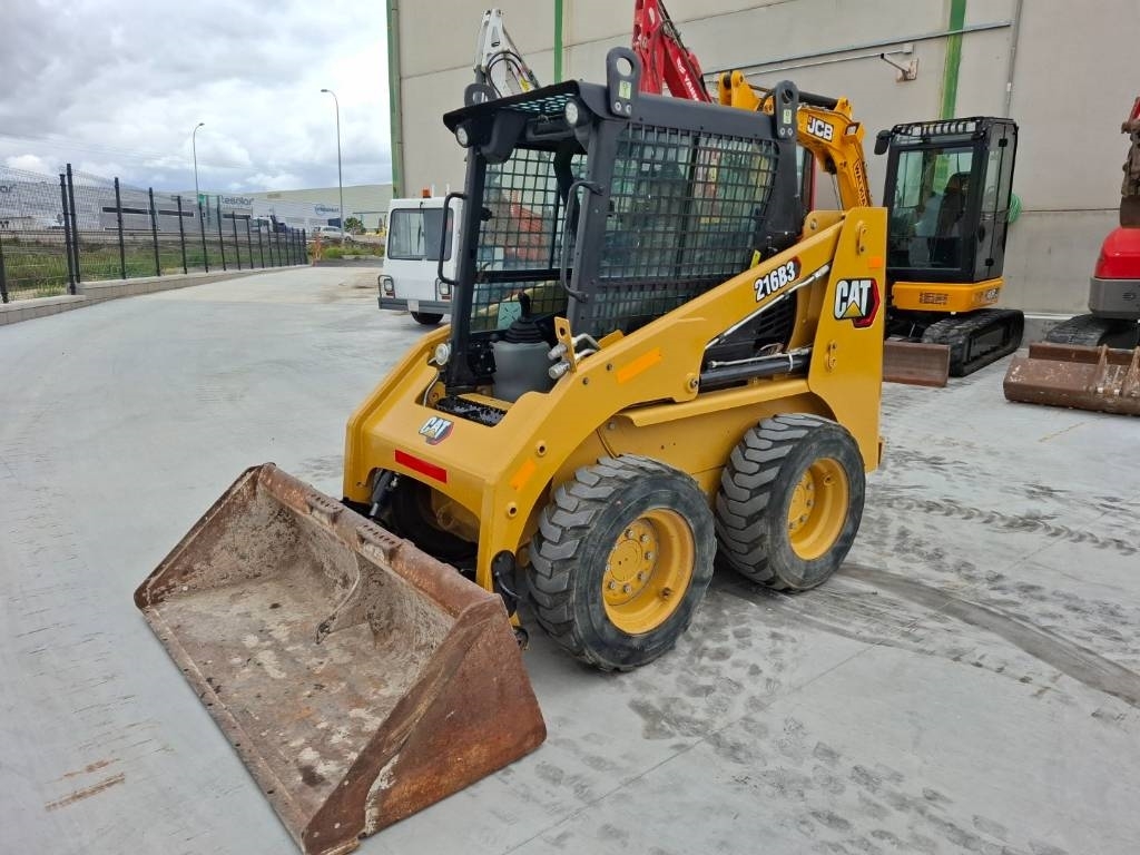 CAT 216 B 3