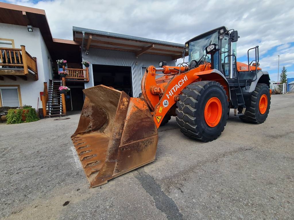 Hitachi ZW250
