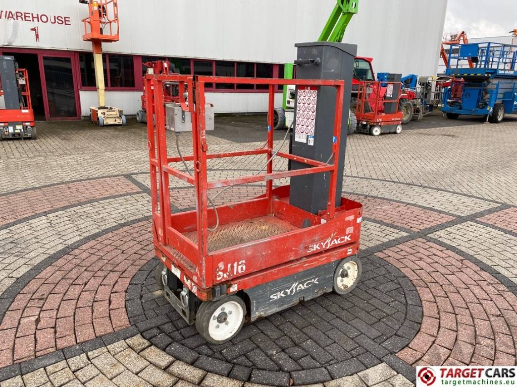 SkyJack SJ16 Electric Vertical Mast Work Lift 675cm