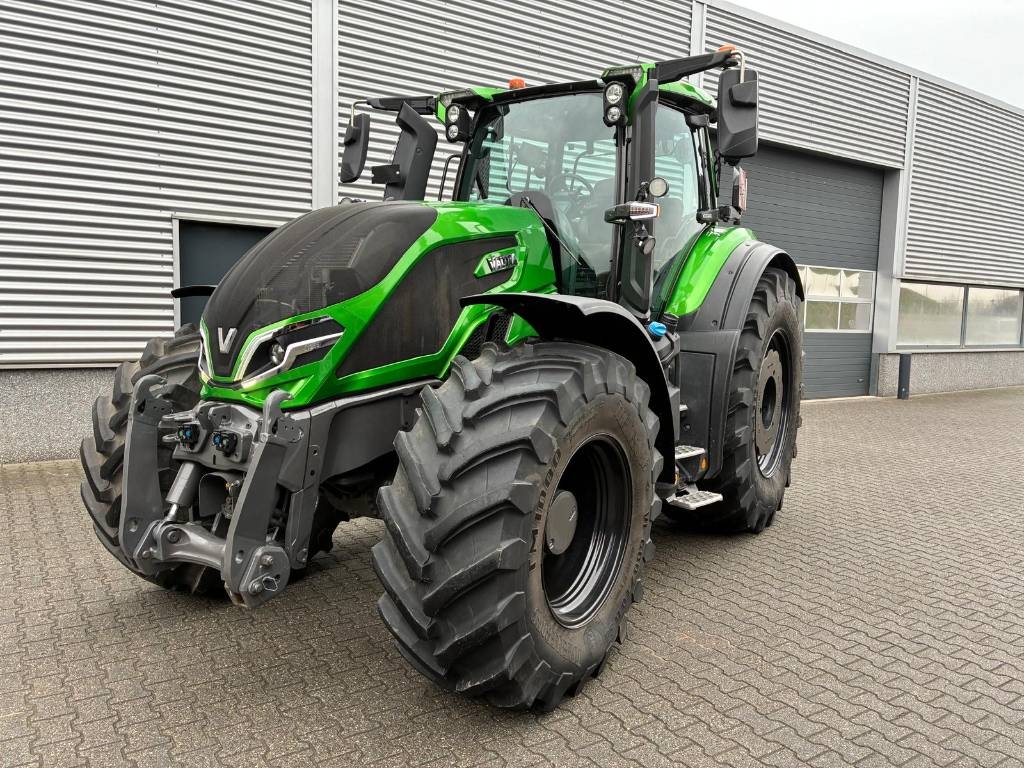 Valtra Q 265 Twin-Trac tractor