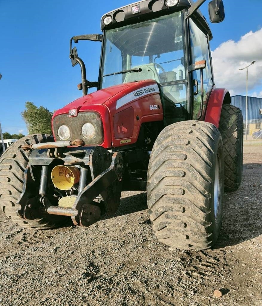 Massey Ferguson 5445