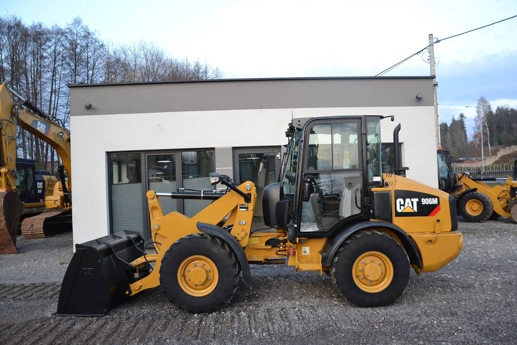 CAT 906