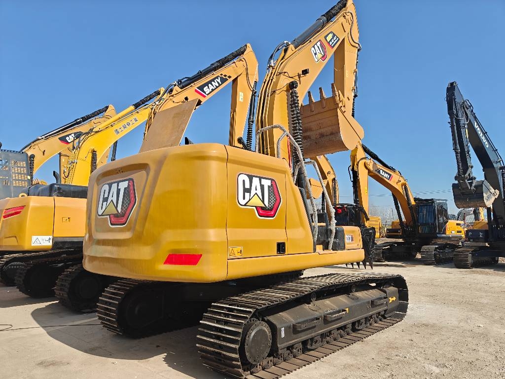 CAT 323GC