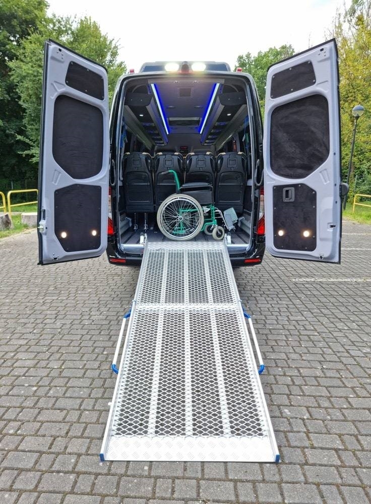 Mercedes-Benz Mercedes-Benz Cuby Sprinter 519 CDI | 16+1|No. 476