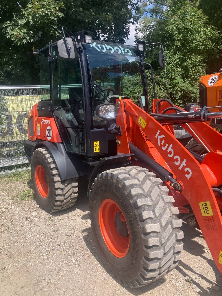 Chargeuse sur pneus Kubota R 090 K WT QC — occasion 2025, 450 h