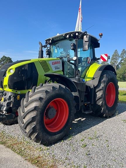 CLAAS Axion 830