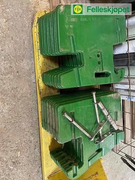 John Deere 18 stk 50kg front vekter.