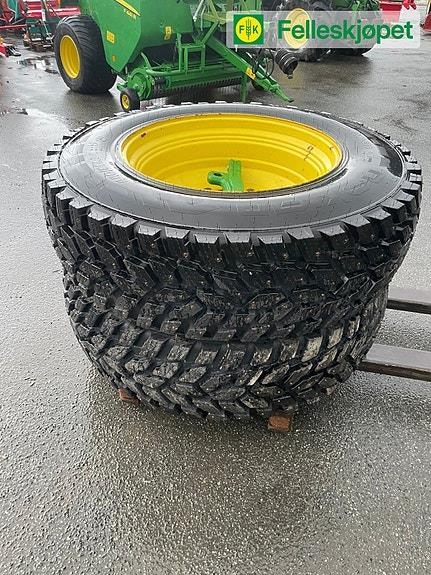 John Deere 440/80r34 nokian Hakkapilitta m pigg