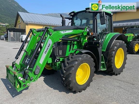 John Deere 6120M fjøring på framaksel og hytta