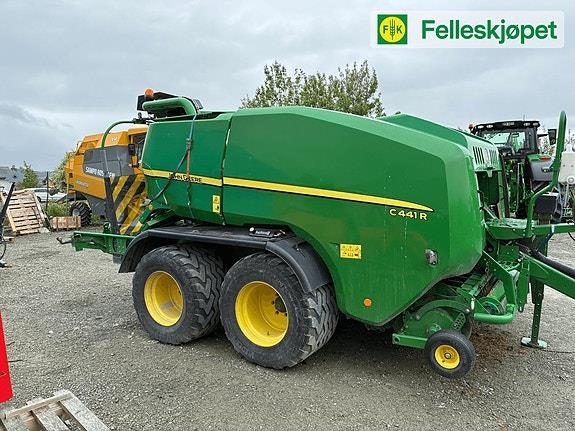 John Deere C441R Rundballepresse