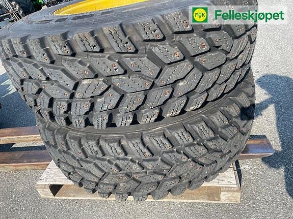 John Deere Hjul par: Nokian hakkapilitta 440/80R28 Ukjent gul