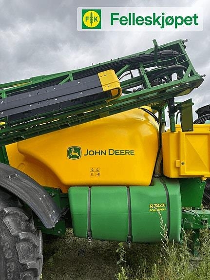 John Deere R740I