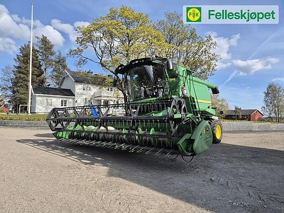 John Deere W550