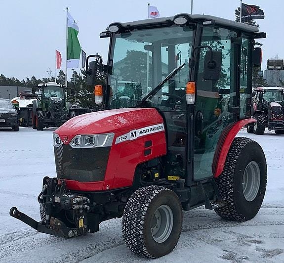 Massey Ferguson 1740 M Hydrostat