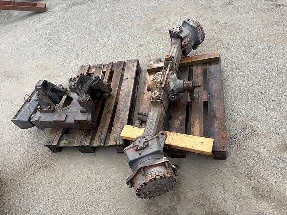 Massey Ferguson 3070-95 /3115 Komplett foraksel med vugge