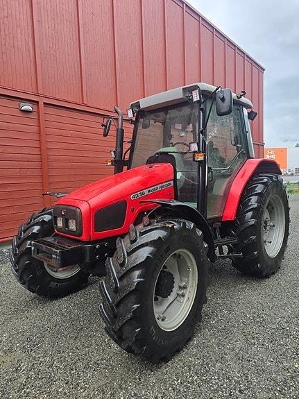 Massey Ferguson 4335