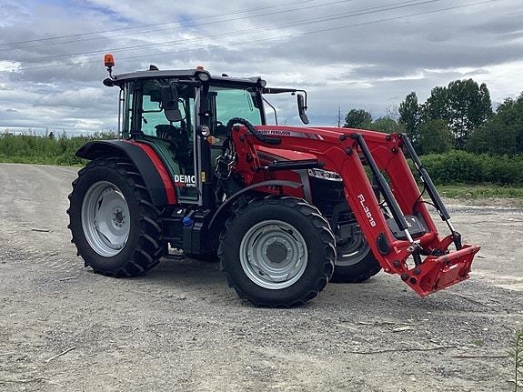 Massey Ferguson 5.M145