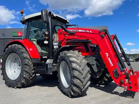 Massey Ferguson 5713S Dyna 4