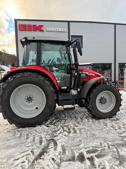 Massey Ferguson 5713S. GPS.