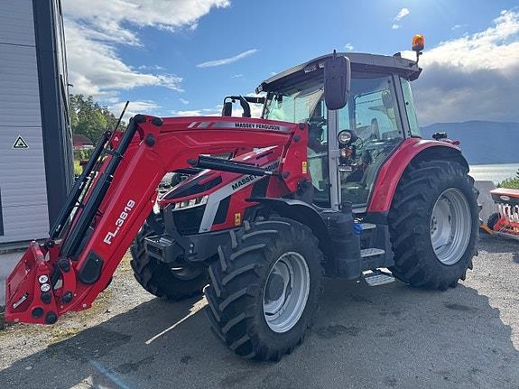 Massey Ferguson 5S 145 D4 EXCLUSIVE