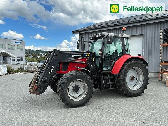 Massey Ferguson 6460 Dyna-6 med laster