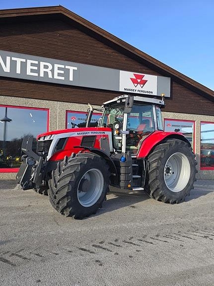 Massey Ferguson 7S.210