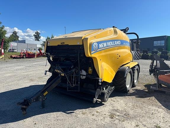 New Holland Rollbaler 135 Ultra