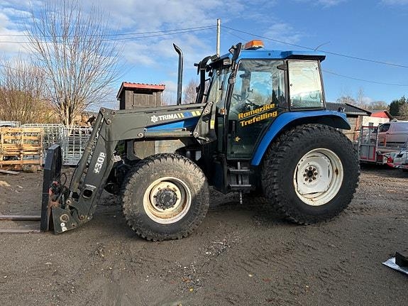 Tracteur agricole New Holland TS 110, 2 sett dekk — occasion 2002, 8 700 h