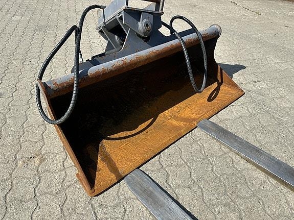 SB 240 liter hyddraulisk pusseskuffe