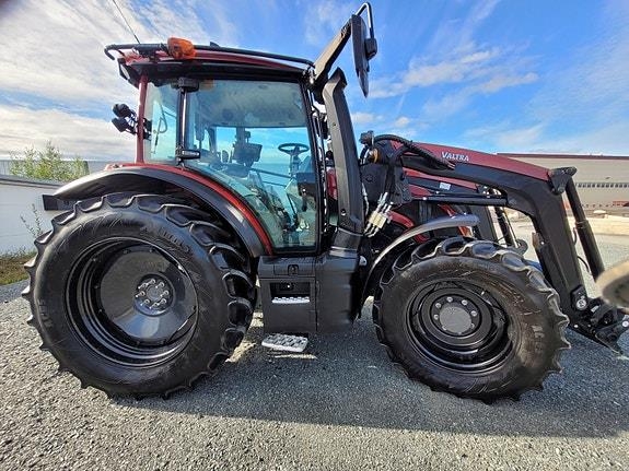 Tracteur agricole Valtra G135 Versu Laster og Fronthydraulikk — occasion 2024, 1 220 h
