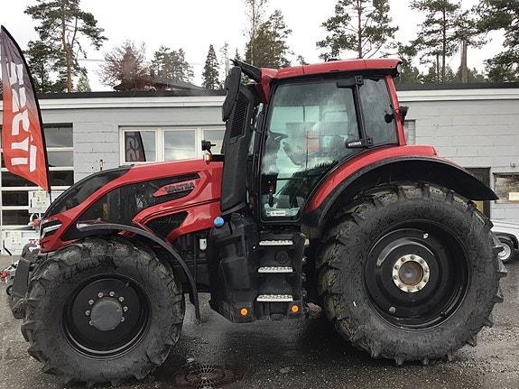 Valtra Q305 Ruby Red Edition! Valtra Guide cm,