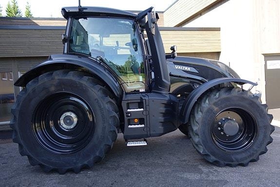 Valtra T235