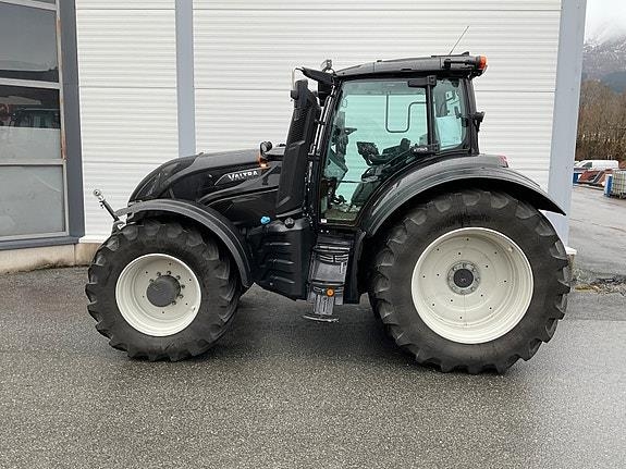 Valtra T235D